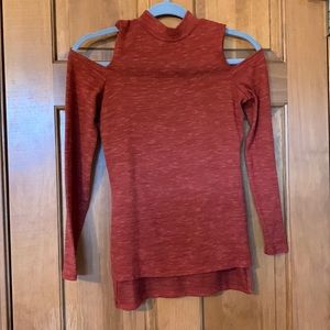 Shoulder-less Orange Top